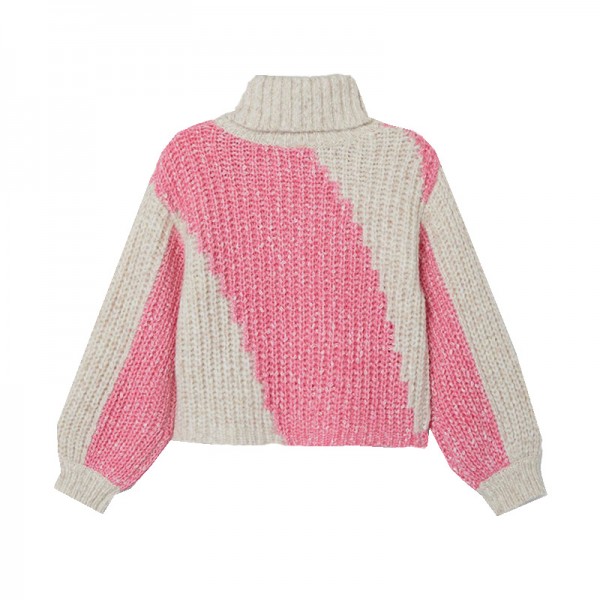 lány kötött garbó pulóver